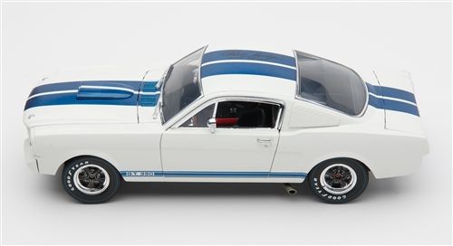 Shelby Collectables 1/18 1966 Shelby GT350 with Carrol Shelby Signature White/Blue image