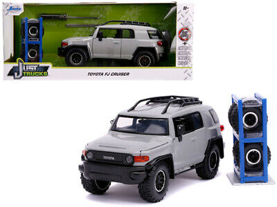 Jada 1/24 Toyota FJ Cruiser image