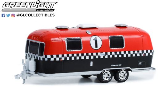 Greenlight 1/64 1971 Airstream Double - Axle Land Yacht image
