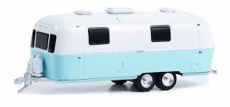 Greenlight 1/64 1971 Airstream Double - Axle Land Yacht Safari image