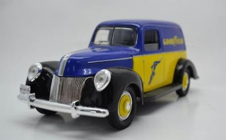 Golden Wheel 1/18 1940 Ford Delivery Van - Goodyear image