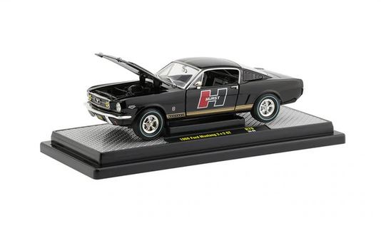 M2 Machines 1/24 1970 Ford Mustang GT 2+2 image
