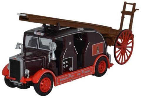 Oxford  1/76 Leyland Cub FK7 Newcastle City Fire Brigade image