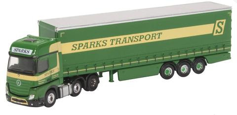 Oxford 1/76 Mercedes Actros GSC Curtainside Sparks image