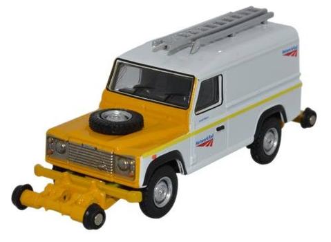 Oxford 1/76 Land Rover Defender- Network Rail image