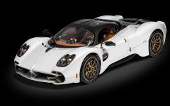 Pocher 1/8 Pagani Utopia Kit White image