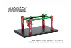 Greenlight 1/64 Four Post Lift - Texaco image