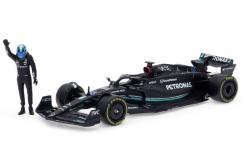 Bburago 1/24 Mercedes-AMG W14 E F1 #44 Lewis Hamilton with Figure image