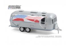 Greenlight 1/64 1972 Airstream Caravan with Awning image