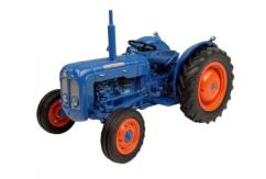 Universal Hobbies 1/32 1960 Fordson Dextra image