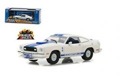 Greenlight 1/43 1976 Ford Mustang Cobra II White/Blue Stripe image