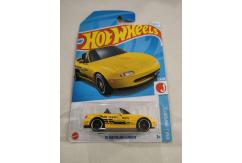 Hot Wheels '91 Mazda MX-5 Miata Yellow image