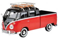 Motormax  1/24  Volkswagen Type 2 (T1) Pickup with Roof Rack Black/Ruby Red  image