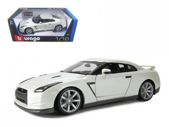 Bburago 1/18 Nissan GT-R R35 White image