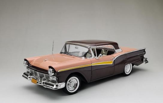 SunStar 1/18 Ford Fairlane 500 Skyliner Silver Mocha/Coral Sand image