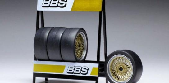 IXO Models 1/18 BBS Silver Wheel, Tire & Stand Set image