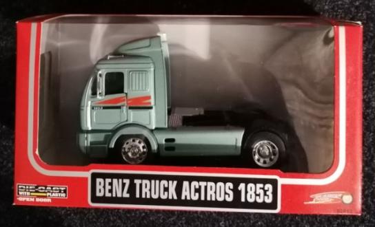 New Ray 1/32 Mercedes Benz Actros 1853 Truck - Green image