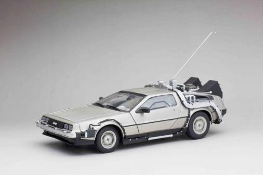 SunStar 1/18 De Lorean "Back to the Future I" **DAMAGED** image