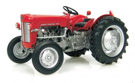 Universal Hobbies 1/32 Massey Ferguson 825 image