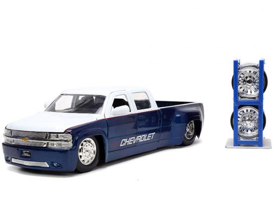 Jada 1/24 1999 Chevrolet Silverado Dually w/ Extra Wheels image