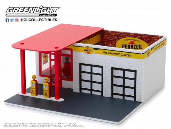 Greenlight 1/64 Vintage Gas Station - Pennzoil image