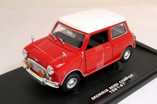 Motormax  1/18  Morris Mini Cooper (Old Shape) 1961-67 image