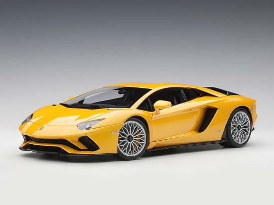 AUTOart 1/18 Lamborghini Aventador S Yellow image