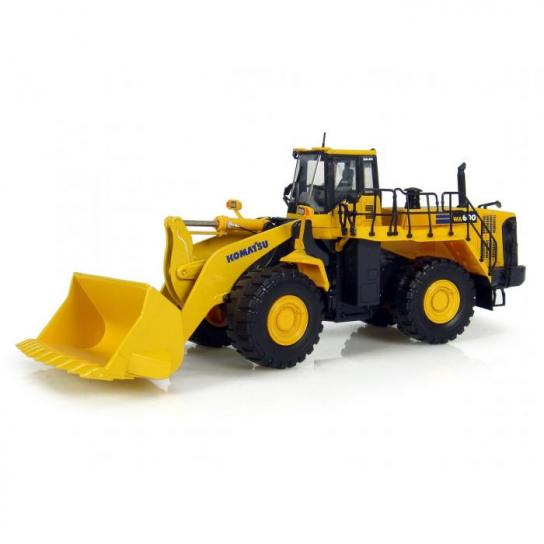 Universal Hobbies 1/50 Komatsu WA600 Loader image