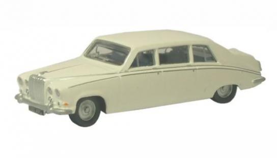 Oxford 1/76 Daimler DS420 Limousine image