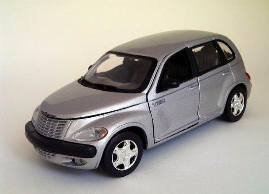 Motormax  1/24  Chrysler PT Cruiser Silver  image