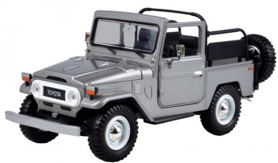 Motormax  1/24  Toyota FJ40- Convertible Silver  image